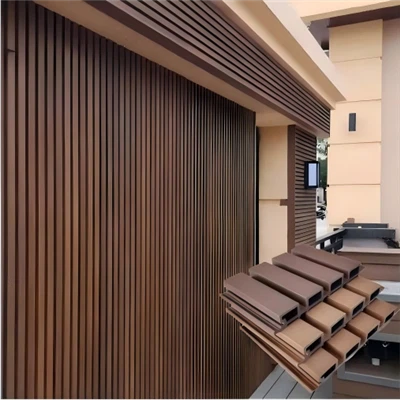 Quelles sont les spécifications de poids des panneaux muraux WPC pour une utilisation extérieure ?